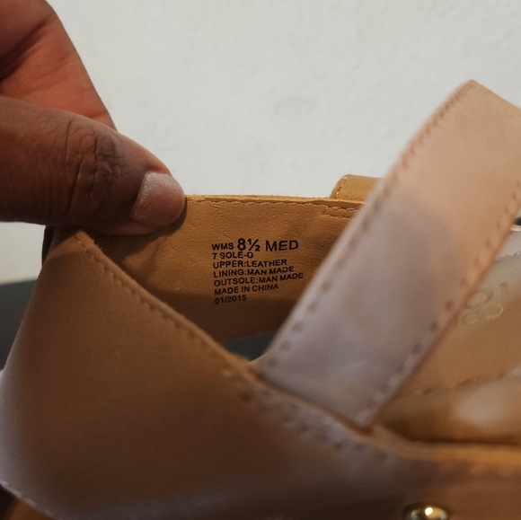 Shoes - Picture 4 of 4